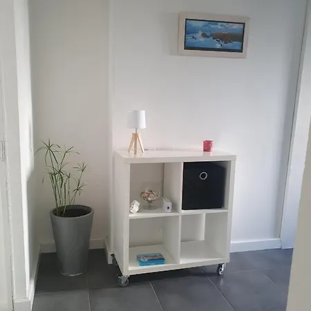 Au Rez-de-chaussée D'une Maison *
