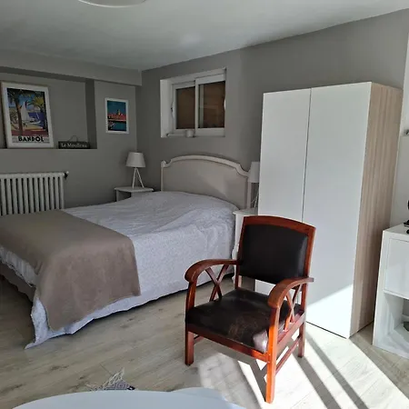 Apartment Au Rez-de-chaussee D'une Maison *