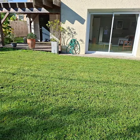 Au Rez-de-chaussee D'une Maison * Pessac