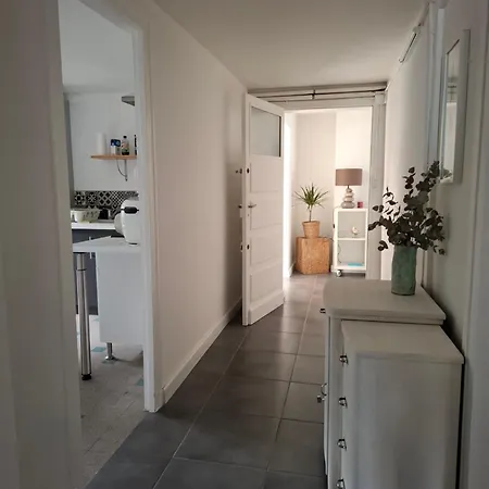 Au Rez-de-chaussee D'une Maison * Pessac